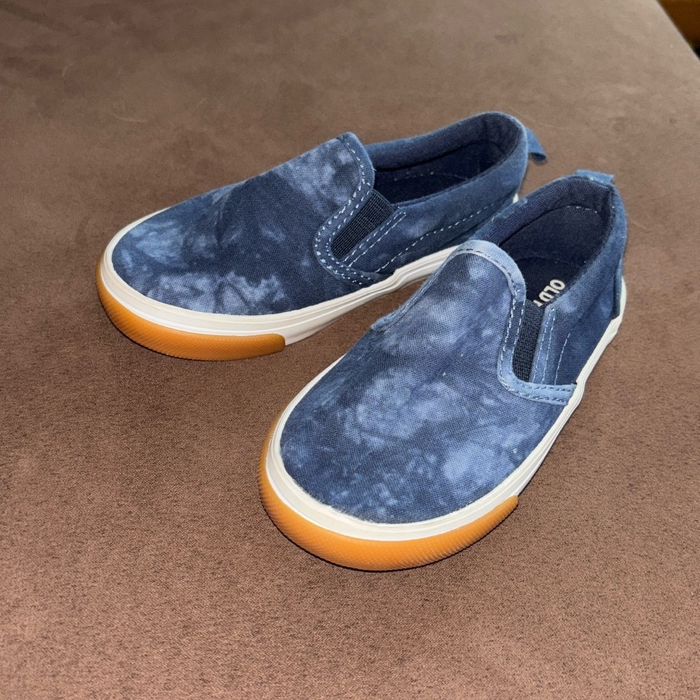 Old navy Unisex Tie-Dye Slip-On Sneakers for Toddler.
